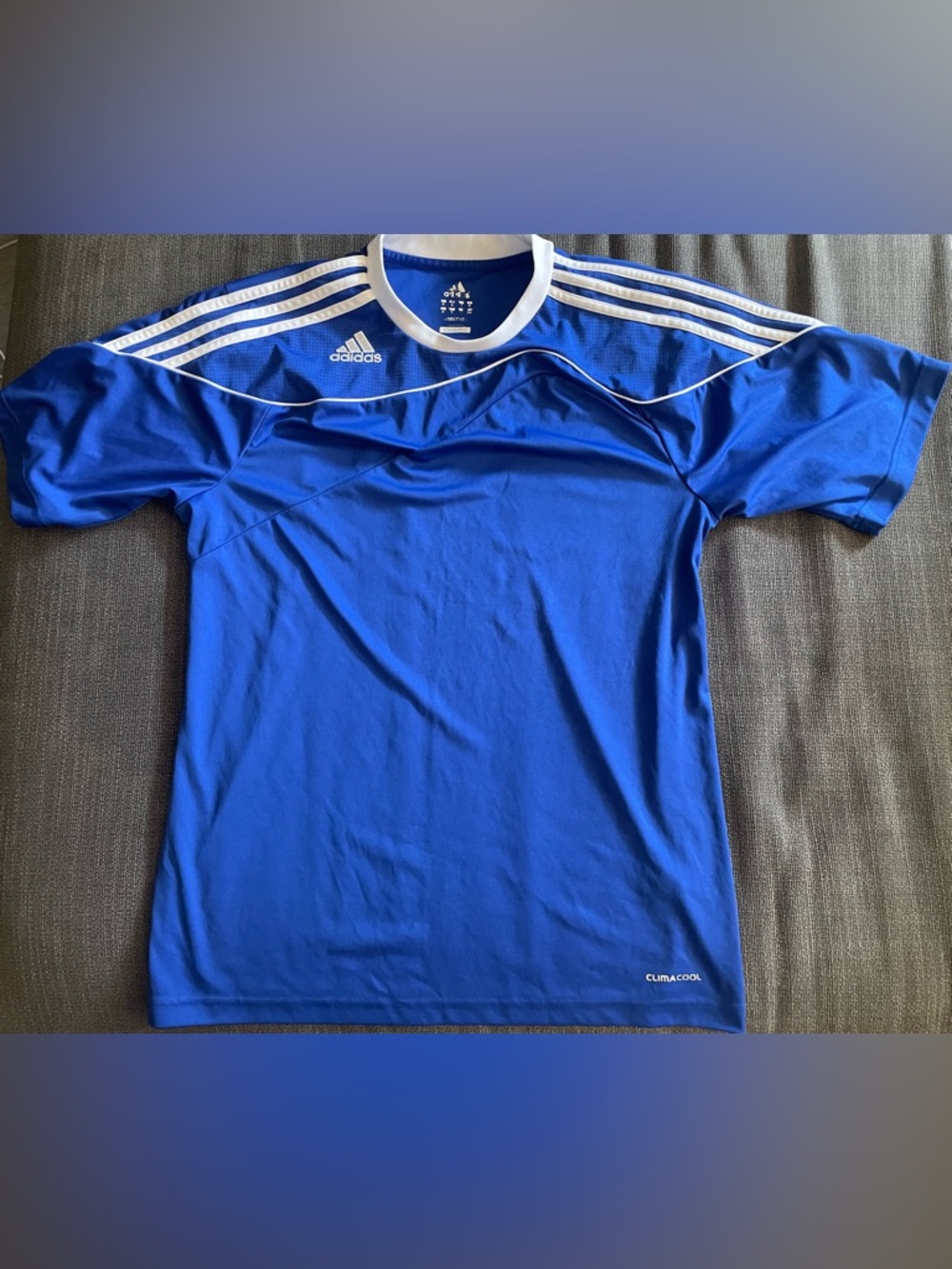 Men’s Medium Adidas Soccer Jersey Shirt